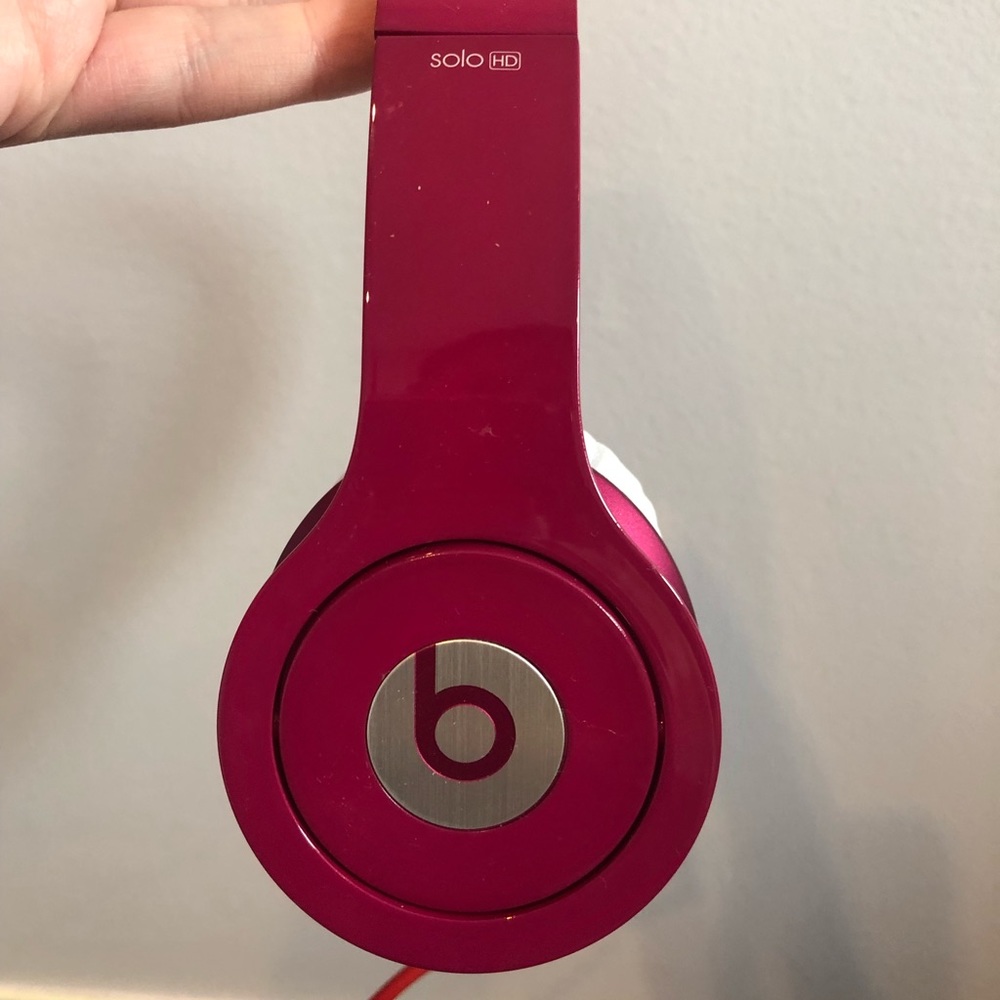 SOLO BEATS BY DRE WITH CASE AND BOX